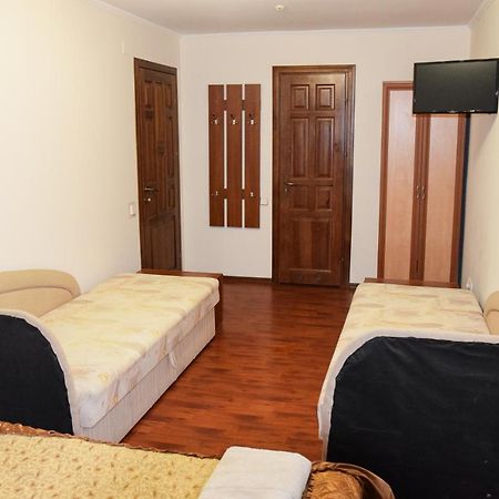 Gostynniy Dvir Hostel Ternopil Kültér fotó