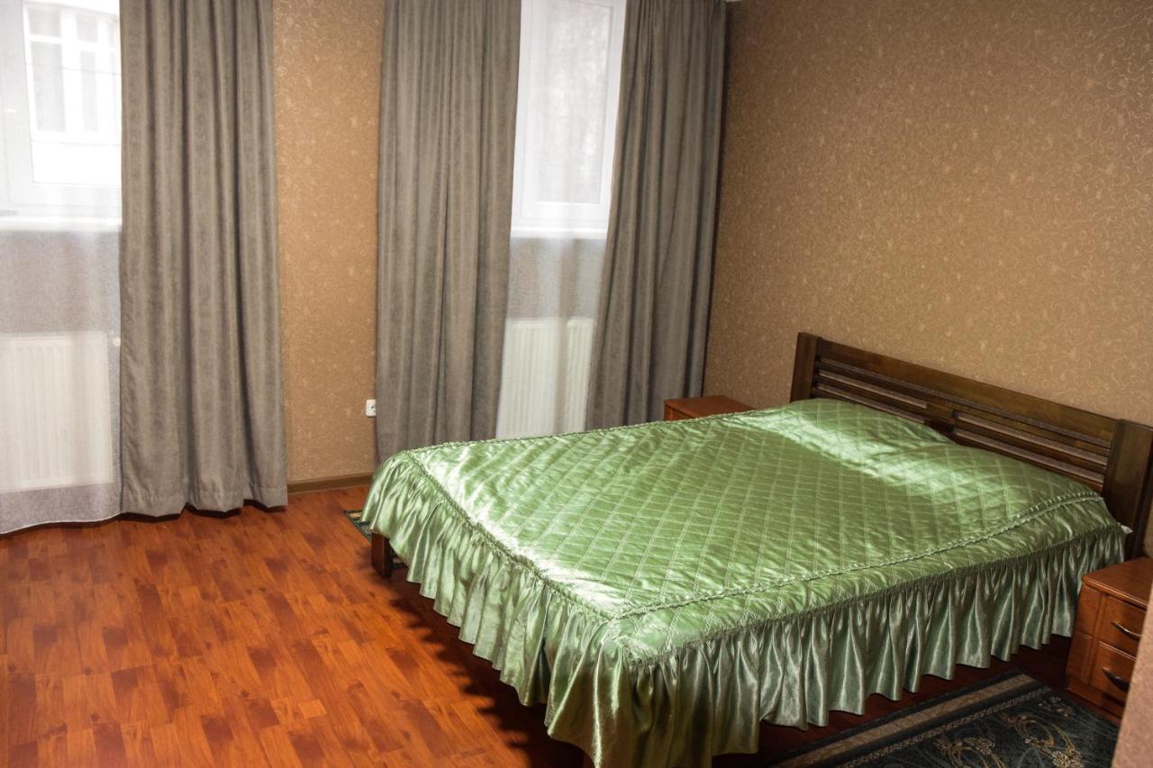 Gostynniy Dvir Hostel Ternopil Kültér fotó