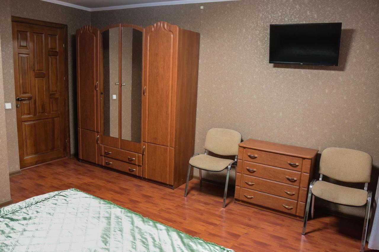 Gostynniy Dvir Hostel Ternopil Kültér fotó