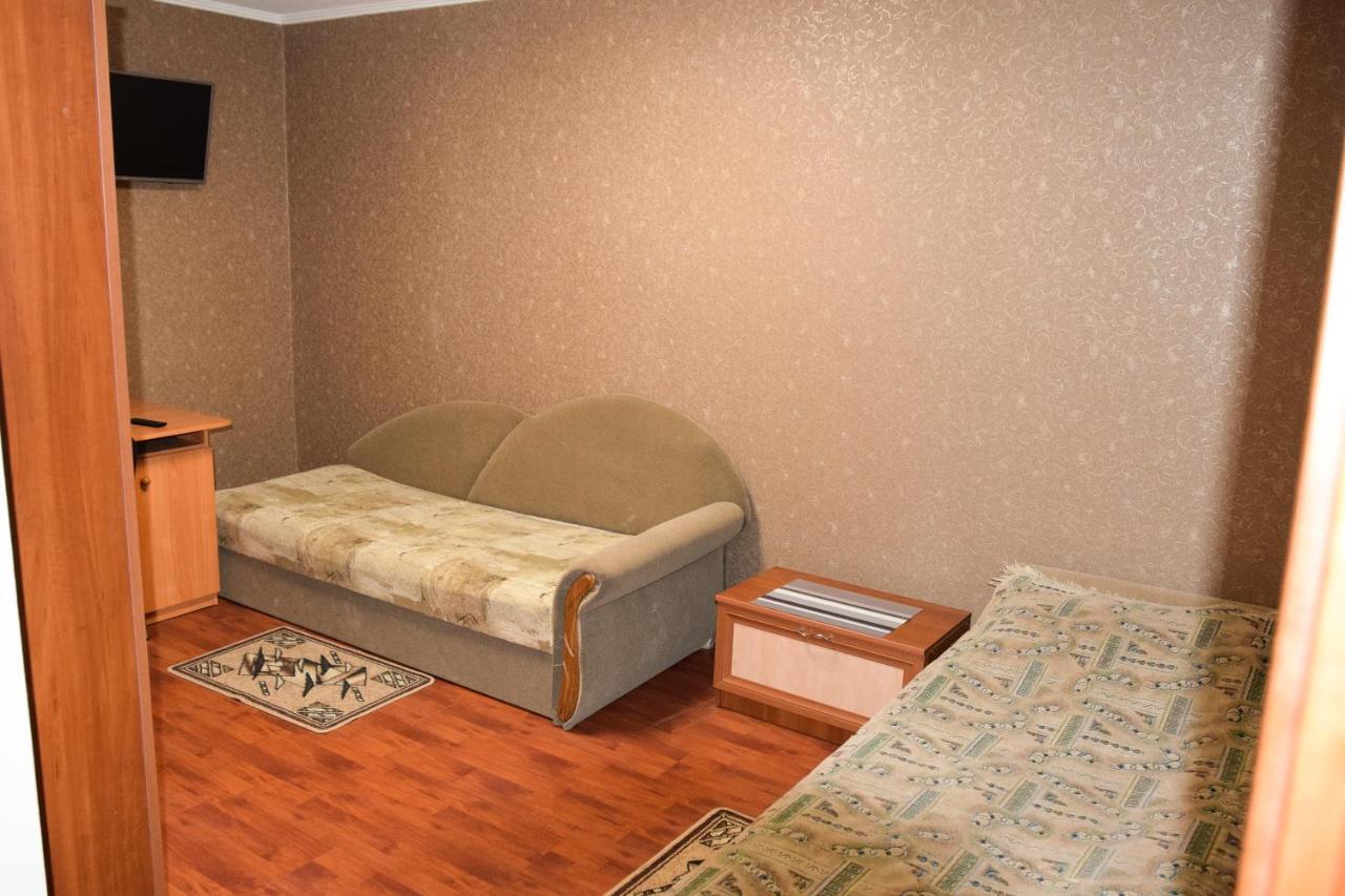 Gostynniy Dvir Hostel Ternopil Kültér fotó