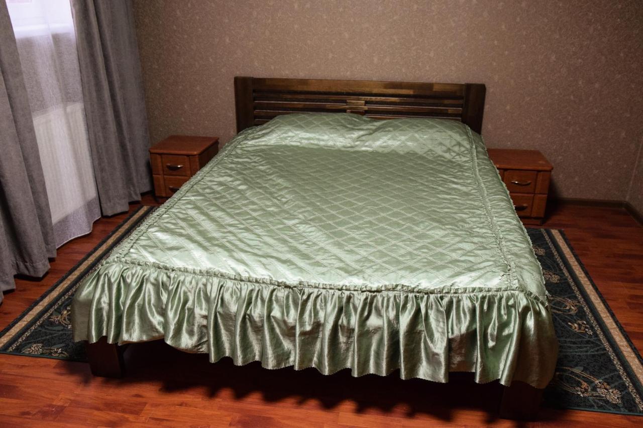 Gostynniy Dvir Hostel Ternopil Kültér fotó